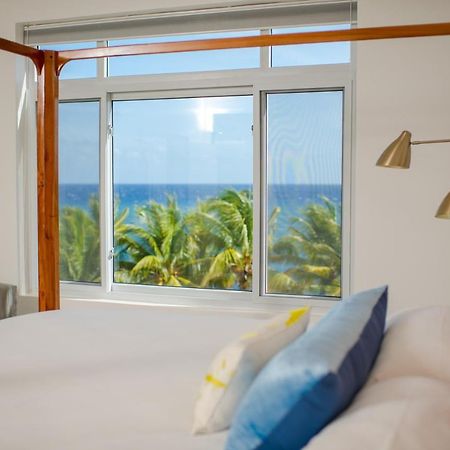 Whispering Seas Oceanfront Suite オーチョ・リオス エクステリア 写真