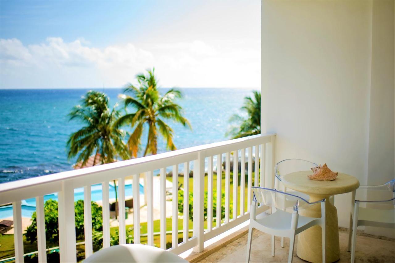 Whispering Seas Oceanfront Suite オーチョ・リオス エクステリア 写真